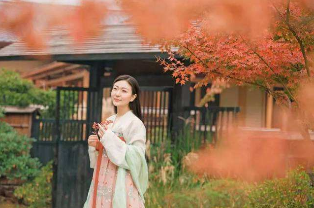 《抖音》是南方下的雨是隔夜的风絮是什么歌