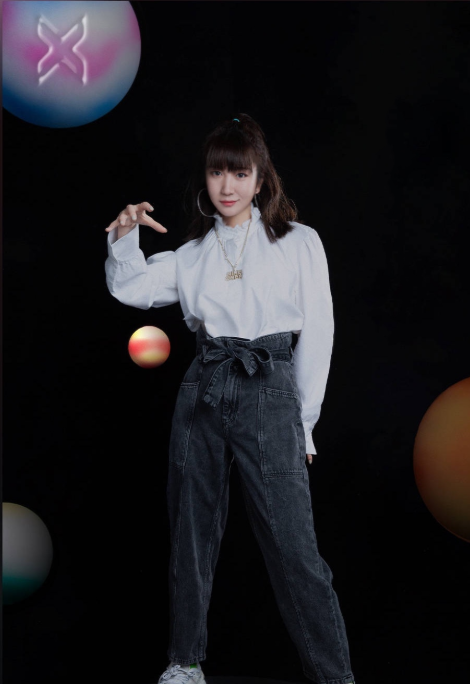乃万女生多少斤算胖是什么梗