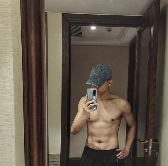 给李现P衣服是怎么回事