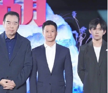 吴京像个在逃蜡像是什么梗